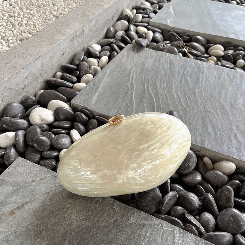 Oval Marble Beige Shell Acryli - Luxury Bags Cute recension och pris