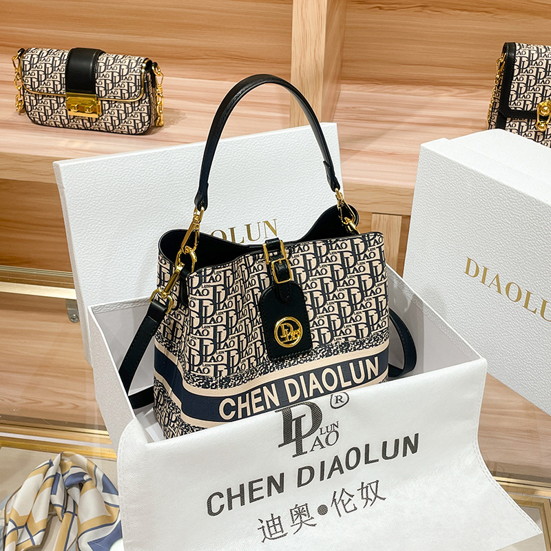 Popular Classic Ladies Handbag - Luxury Bags For Sale recension och pris
